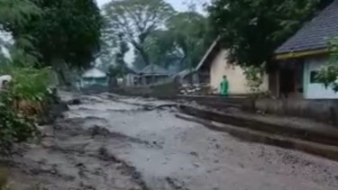 Diterjang Banjir Bandang dan Longsor, Jalur Kawah Ijen Bondowoso terputus