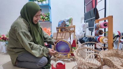 Manisnya Bisnis Parsel saat Ramadhan, Perajin Parsel di Gresik Ketiban Rezeki
