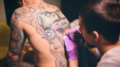 Orang Bertato yang Bertaubat, Perlukah Menghapus Tatonya? Ini Jawaban Buya Yahya