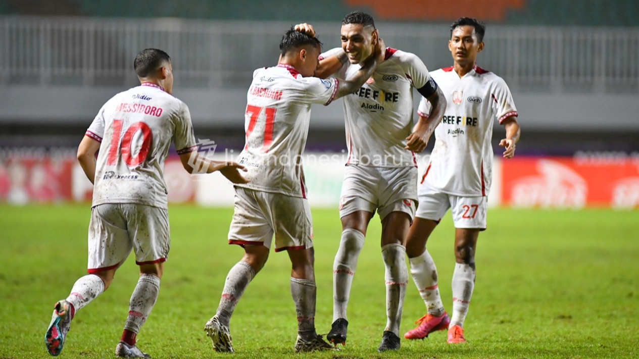 Persis Tetap Intip Peluang Perbaiki Klasemen, Target Rebut Poin Penuh dari Persib
            - galeri foto