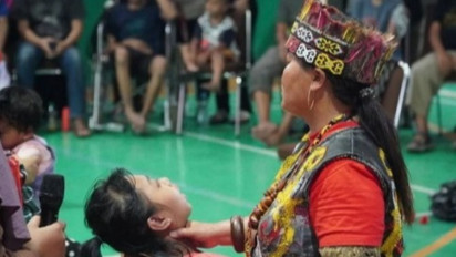 Ini Cara Ida Dayak Sembuhkan Pasiennya, Benjolan di Payudara hingga Patah Tulang Disebut Bisa Terobati