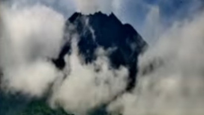Gunung Merapi Luncurkan Guguran Lava 1,5 Kilometer ke Kali Bebeng dan Boyong