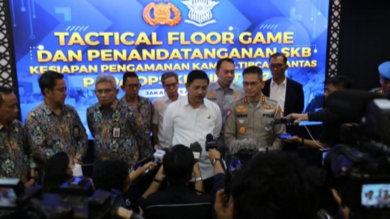 Dirjen Hubdat, Kakorlantas dan Dirjen Bina Marga Sepakati Pembatasan Lalu Lintas Barang
            - galeri foto