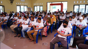 Relawan Sedulur Saklawase Gelar Silaturahmi dengan Pedagang dan Komunitas Suporter