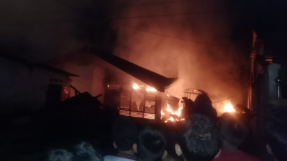 Usai Sholat Tarawih, Rumah Warga di Langkat Ludes Dilalap Si Jago Merah