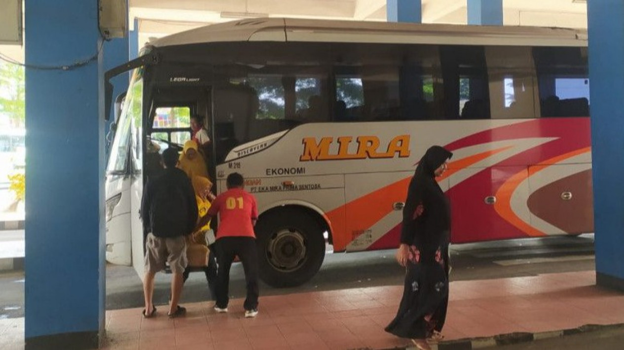 Siap-Siap, Ribuan Pemudik Gratis akan Padati Terminal Tirtonadi pada 19-20 April
            - galeri foto