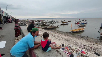 Refleksi Hari Nelayan Nasional, Nelayan Kenjeran Bertarung dengan Cuaca Buruk dan Harga Solar