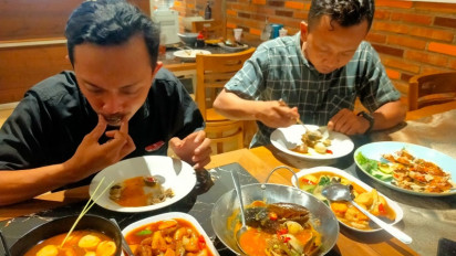 Hmm.. Nikmatnya Berbuka Puasa dengan Seafood Khas Bojonegoro, Menu Andalan yang Diburu Kawula Muda