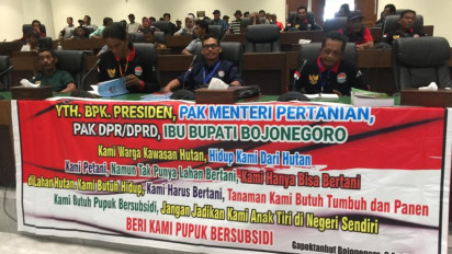 Puluhan Petani Hutan Geruduk DPRD Bojonegoro, Ada Apa ?