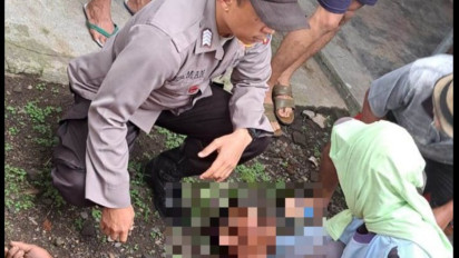 Dramatis, Polisi Evakuasi Warga Banyuwangi yang Tersetrum Listrik di atas Pohon