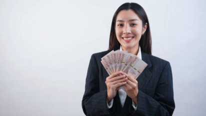 Hukum Menahan Gaji Karyawan dalam Islam Menurut Buya Yahya, Ternyata...