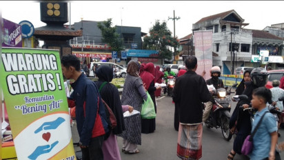 Berburu Berkah di Bulan Ramadhan, Komunitas Rumah Makan Rakyat Kota Batu Bagikan Takjil dan Buka Gratis