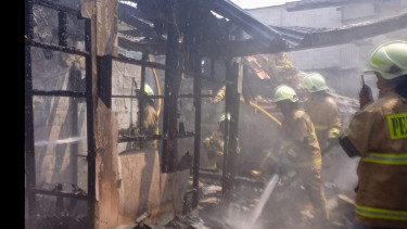 Kebakaran di Bendungan Hilir Tanah Abang Jakpus, 12 unit Damkar Diterjunkan