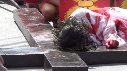 Peringati Jumat Agung, Teaterikal Jalan Salib di Dairi Disaksikan Ribuan Warga