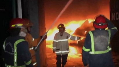 Pabrik Limbah Plastik di Bantargebang Bekasi Terbakar Hebat, Belasan Mobil Pemadam Dikerahkan