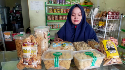 Jelang Lebaran, Jajanan Jadul Kue Kering di Bojonegoro Laris Manis, Ini Variannya