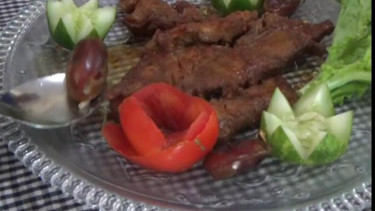 Lapar Mata saat Berbuka Puasa. Ahli Gizi : Pilih Makanan yang Lambat Dicerna