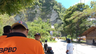 Tebing Ngarai Sianok Bukittinggi Longsor Akibat Gempa