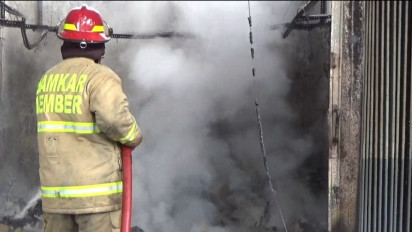 Kronologi 6 Toko Terbakar di Pasar Baru Kencong Jember