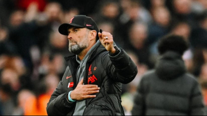 Reaksi Klopp Setelah Robertson Kena Sikut Hakim Garis Dalam Laga Liverpool Vs Arsenal