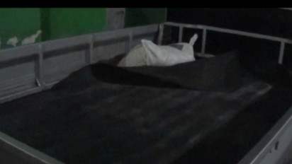 Viral, Seorang Bayi Dibuang oleh Orang Tuanya di Bak Pick Up Terekam CCTV