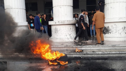 Dua Polisi dan Dua Pendemo Terluka Dalam Unjuk Rasa Ricuh Tolak UU Cipta Kerja di Gorontalo 