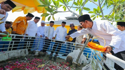 Tak Ingin Melupakan Jasa Tokoh Pendiri Kota Medan, Ijeck Beri Perhatian ke Makam Guru Patimpus