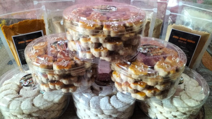 Bisnis Kue Kering Jelang Lebaran Diburu Konsumen, Peyek Kacang dan Nastar Paling Diminati   