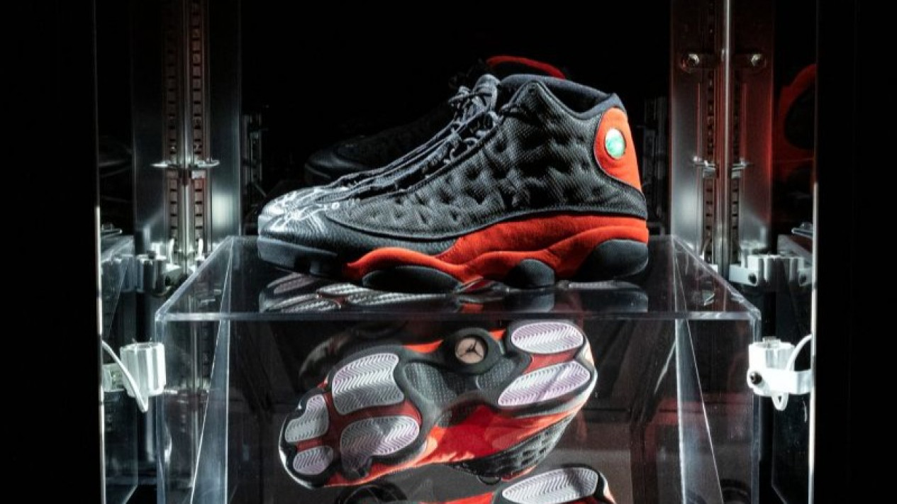 Catatkan Rekor Lelang Tertinggi, Sepatu Kets "The Last Dance" Michael Jordan Terjual Rp32,7 Miliar
            - galeri foto