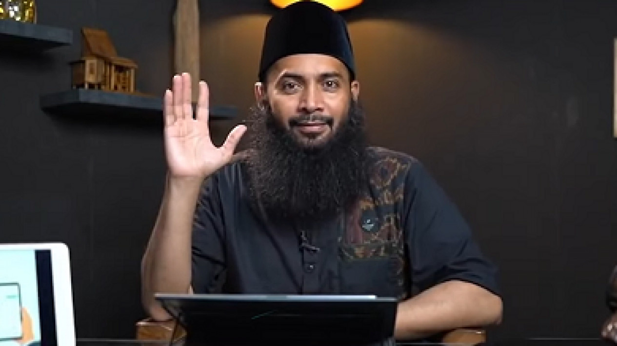 Istri Sering Bernada Tinggi ke Paksu, Suami Harus Langsung Ceraikan? Begini Kata Ustaz Syafiq Riza Basalamah
            - galeri foto