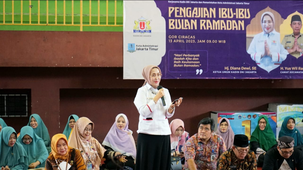 Sebagai Wujud Rasa Syukur Pandemi Telah Berakhir, Kadin DKI Bagikan 1.000 Sembako
            - galeri foto