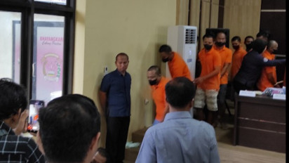 Tawarkan PSK Wanita Muda Lewat WhatsApp, 2 Muncikari Diringkus Polisi yang Menyamar jadi Pelanggan