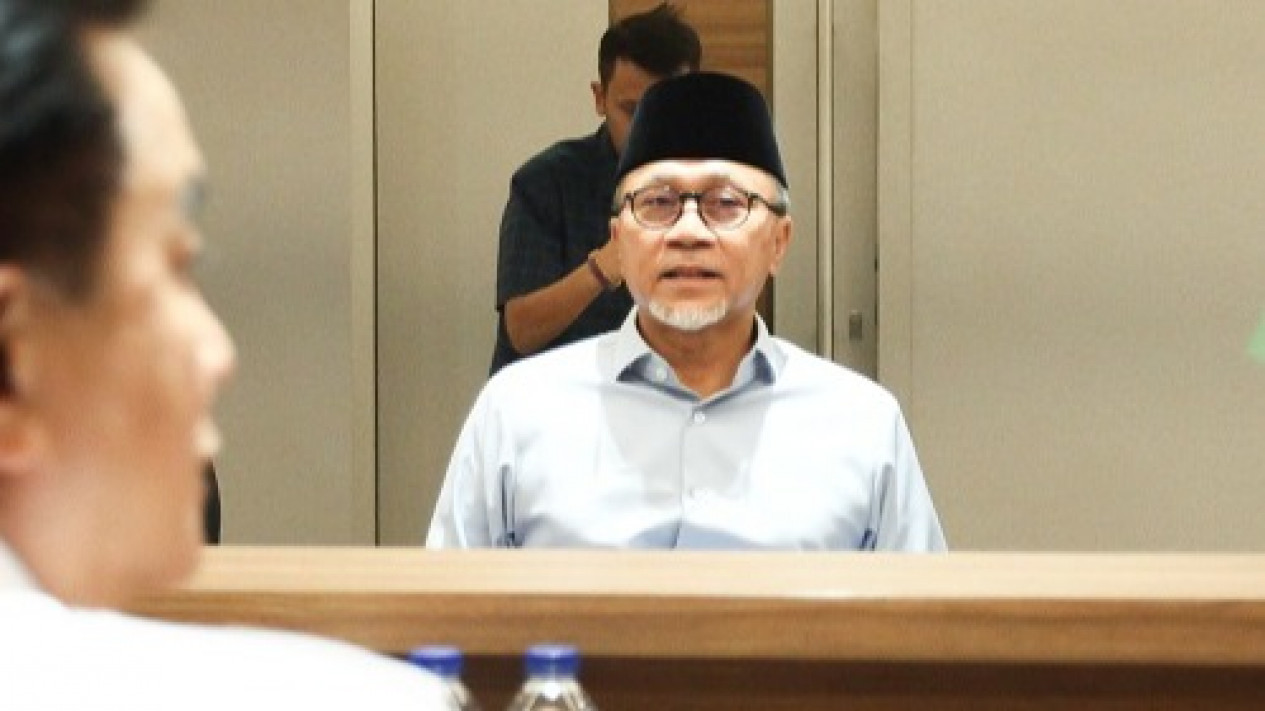 3 Ketum Parpol KIB Mendadak Bertemu, Zulhas Ungkap Isi Pertemuan
            - galeri foto