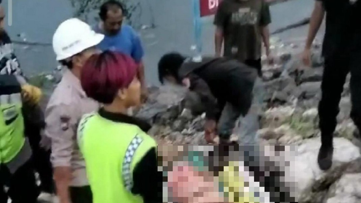 Pengunjung Bendungan Lahor Malang Dikejutkan dengan Mayat Wanita dalam Kondisi Mengapung
            - galeri foto