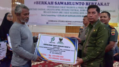 Pemko Sawahlunto Lunasi Utang Warga di Rentenir