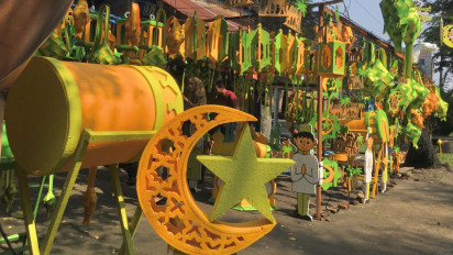 Pedagang Pernak Pernik Lebaran Kebanjiran Pesanan, Omzet Meningkat 50 Persen