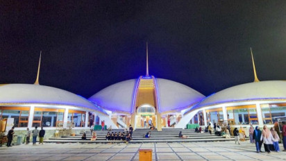 Unik! Arsitektur Masjid Al Baitul Amien Jember Mirip Gedung MPR DPR RI