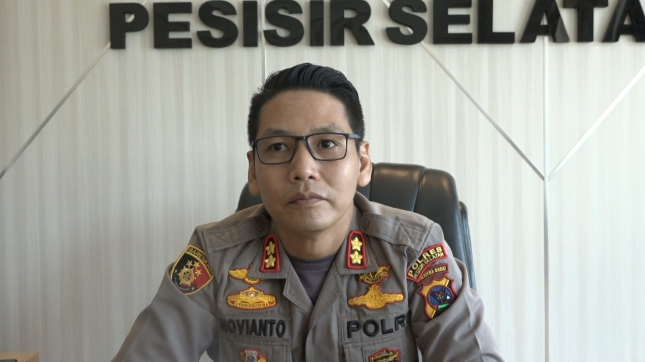 Polisi Periksa 11 Warga Terkait Dugaan Kekerasan Seksual Terhadap Pekerja Kafe di Pesisir Selatan
            - galeri foto