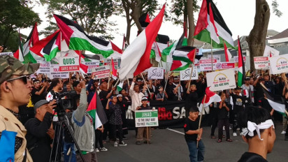 Aksi Kekerasan di Palestina Kembali Memuncak, Konjen Amerika Serikat di Surabaya Didemo Ribuan Umat Islam