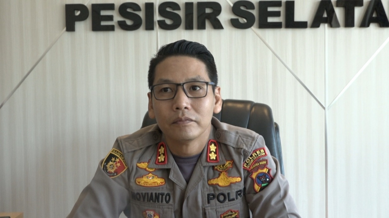 Polisi Periksa 11 Orang Terkait Kekerasan Seksual Terhadap Dua Pemandu Lagu di Pesisir Selatan
            - galeri foto