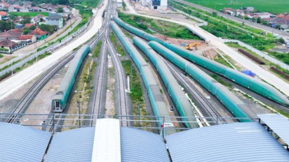 Dulu Menteri Rini Soemarno Jamin Proyek Kereta Cepat tak Pakai APBN, Kini China Minta APBN Jadi Jaminan Utang