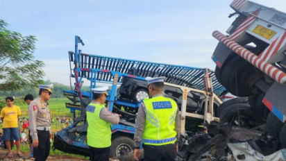 Dugaan Sementara Penyebab Kecelakaan Truk Tabrak Elf di Tol Boyolali, 8 Tewas