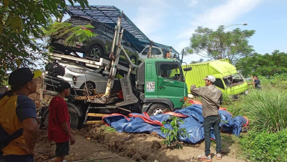 Dua Truk Korban Laka Tol Semarang-Solo Belum Dievakuasi hingga Sabtu