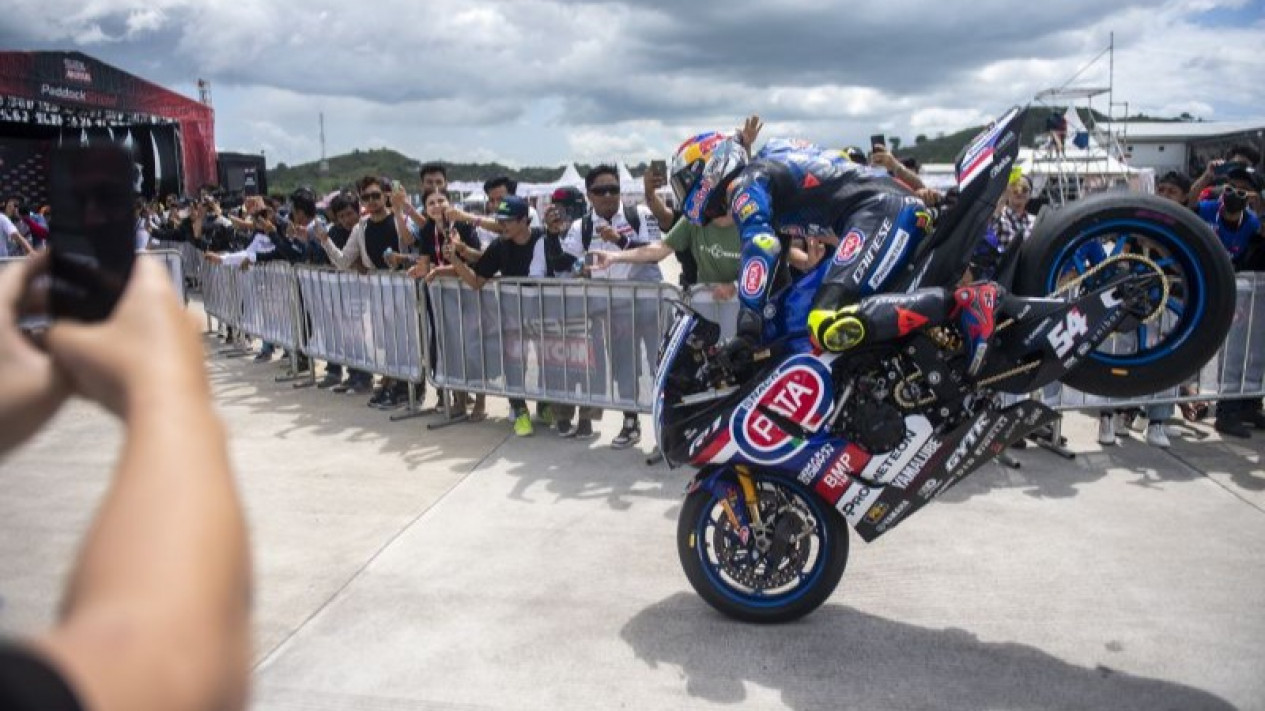 Bos Yamaha: Toprak Berpotensi Hijrah ke MotoGP
            - galeri foto