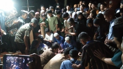 Jenazah 2 Terduga Teroris Jaringan Jamaah Islamiah yang Tewas Usai Baku Tembak dengan Densus 88 Dimakamkan