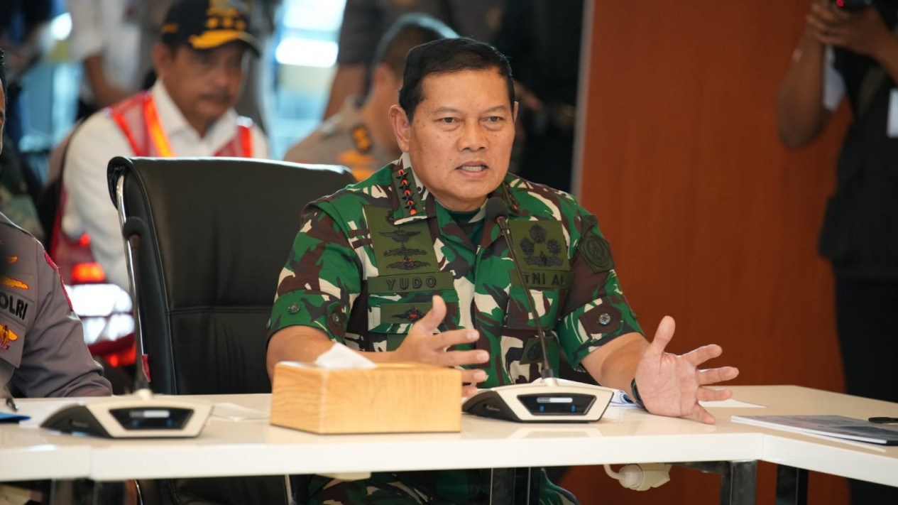 Pengamanan Pemilu Jadi Dalih Percepatan Pensiun Panglima TNI
            - galeri foto