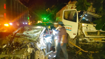 Arus Mudik, Kecelakaan Maut Terjadi di Pantura Panceng Gresik, 1 Penumpang Minibus asal Tuban Meninggal Dunia