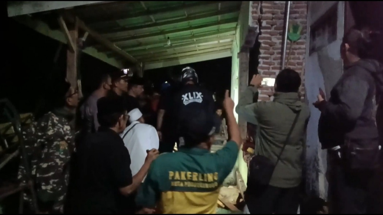 Mercon Meledak di Probolinggo, Satu Orang Kritits dan Rumah Hancur
            - galeri foto