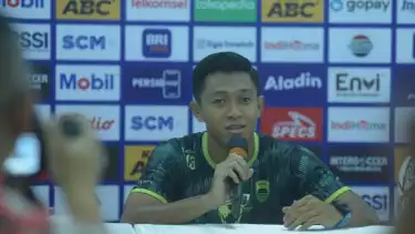 10 Tahun di Persib, Febri Hariyadi Kini Harus Menepi ke Solo?