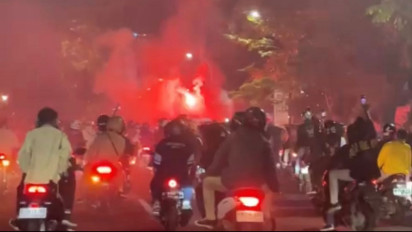 Aksi Meresahkan Sejumlah Gangster di Semarang, Lakukan Konvoi Sepeda Motor Sembari Nyalakan Mercon di Jalan